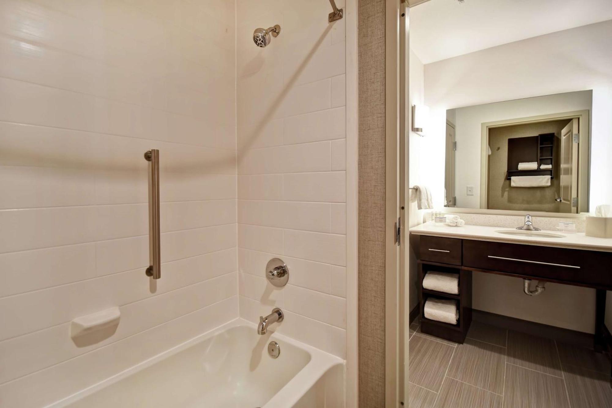 Homewood Suites By Hilton Novi Detroit Bagian luar foto